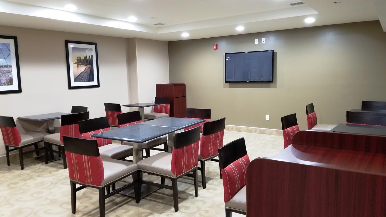 Days Inn By Wyndham Brooklyn Marine Park New York Exteriér fotografie
